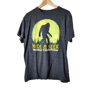 MARKET TRENDZ Gray BIGFOOT Hide & Seek Champion T-Shirt Novelty Whimsical SZ XL